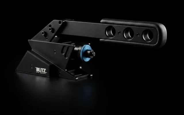 Karanlıkta CNC işlenmiş alüminyum gövdesi aydınlatılan Blitz EVO El Freni